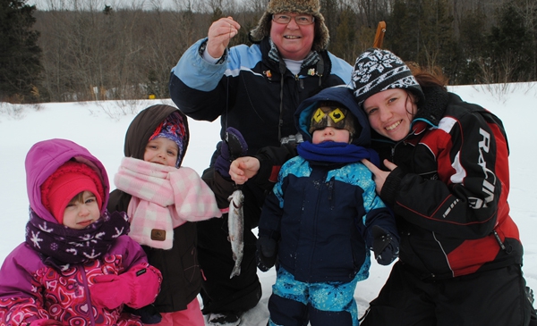 Retour de la pêche sur glace sur la rivière L’Acadie