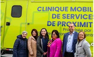 De gauche à droite : Lucie Crevier, patiente partenaire; Véronique Guimont, directrice des services hospitaliers volets urgences, blocs opératoires et services généraux de première ligne du CISSS Montérégie-Centre; Alexandra Labbé, mairesse de la Ville de Chambly; Maryse Poupart, PDG du CISSS Montérégie-Centre; Sylvain Bernier directeur des opérations et des ressources humaines d’Ambulances Demers; Julie Coupal, directrice générale de la Fondation Santé.	(Photo: Mathieu Tye)