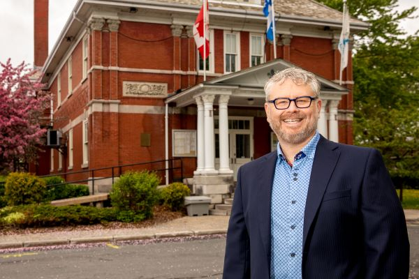 Le troisième candidat à la mairie, Marcel Bouchard