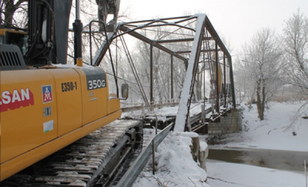 Âgé de 115 ans, le pont du Moulin disparait