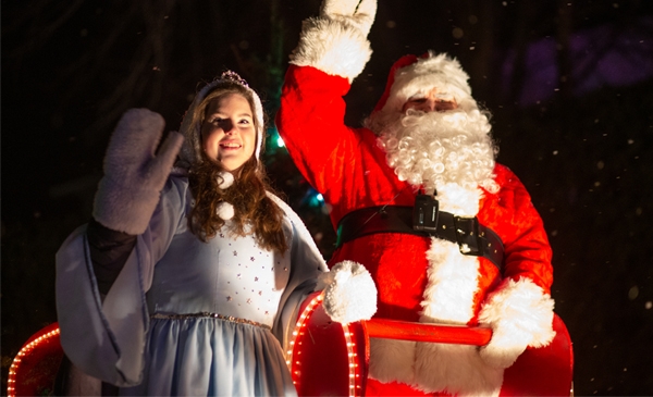 La parade de Noël a été très populaire cette année.