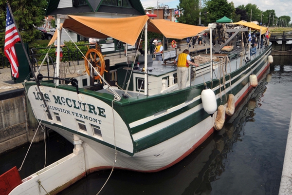 La réplique d’une goélette de canal du 19e siècle sur le Canal-de-Chambly