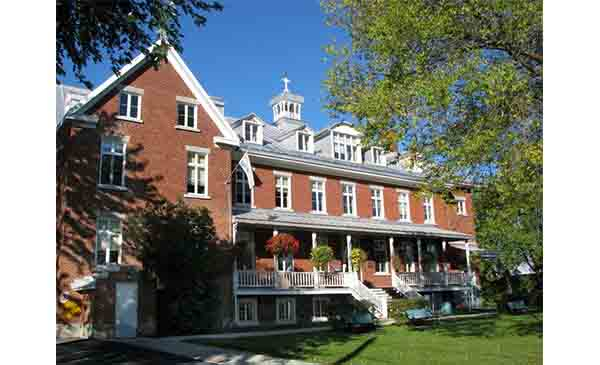 Réintégration des services offerts à la population au Centre administratif et communautaire (photo: Ville de Chambly)