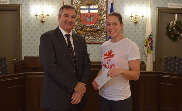 Bourse d’aide à l’excellence : la Ville de Chambly encourage la boxeuse chamblyenne Myriam Da Silva Rondeau