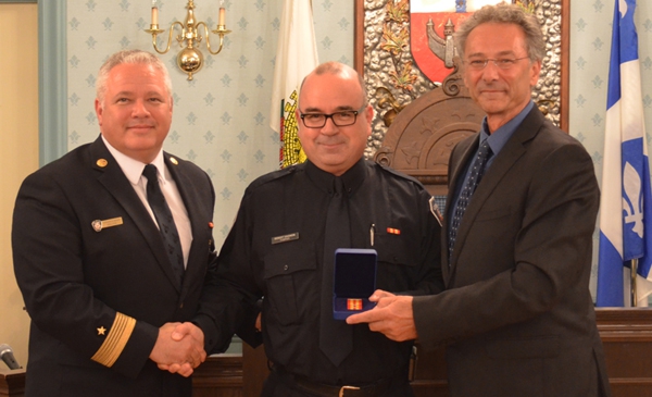 Pompier honoré pour ses 30 années de services distingués à Chambly