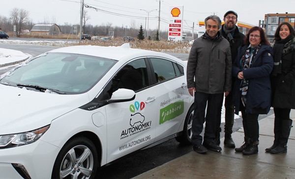 Autopatage : Carignan re&ccedil;oit et met en service sa voiture &eacute;lectrique
