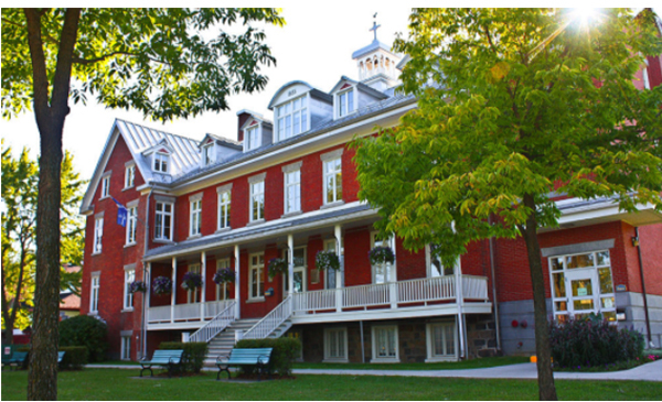 Le centre administratif et communautaire de Chambly (Photo: Ville de Chambly)