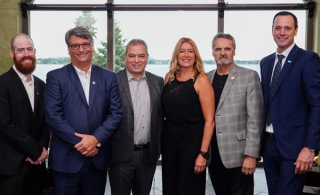 Francis Vigeant (QS), Christian Picard (PQ), François Villeneuve (PLQ), Brigitte Dionne (présidente de la CCIBC), Serge Gélinas (directeur général de la CCIBC) et Jan-François Roberge (CAQ).