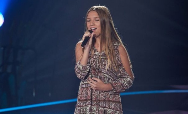 Coralie Leblanc de Carignan s&eacute;duit tous les coachs de La voix junior!