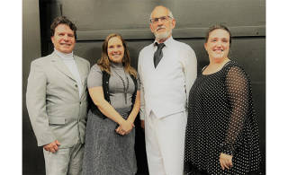 Photo des fantômes (crédit Chantal Lacoste), de gauche à droite : Daniel Boutin, Amélie Guay, Gilles Gagné et Mégane Baquet.