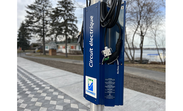Deux nouvelles bornes de recharge pour véhicules électriques à Chambly (Photo: courtoisie, Ville de Chambly)