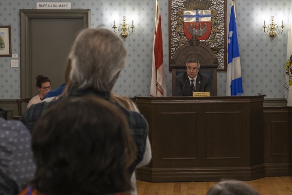 Malgré la tutelle Chambly vote contre la suspension des procédures civiles