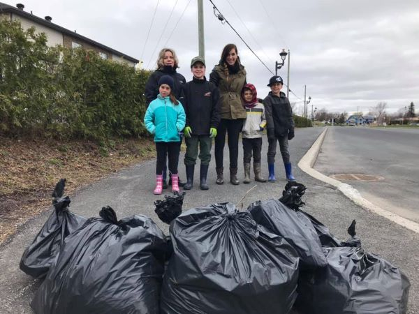 Des citoyens nettoient Carignan