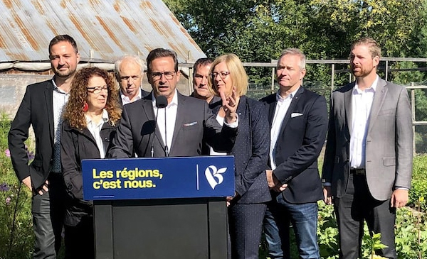 Yves-François Blanchet en compagnie de candidats bloquistes.