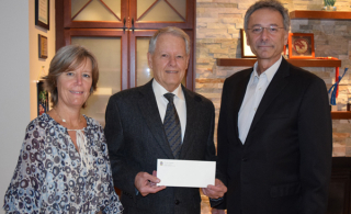 Cécile Allemand, chef de chœur de l’Ensemble Vocal Via Voce, Jean-Pierre Parent, président du conseil d’administration, et Denis Lavoie, maire de Chambly.